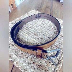 Dickies Tan Classic Belt; Brand New! Size 36
NWOT!